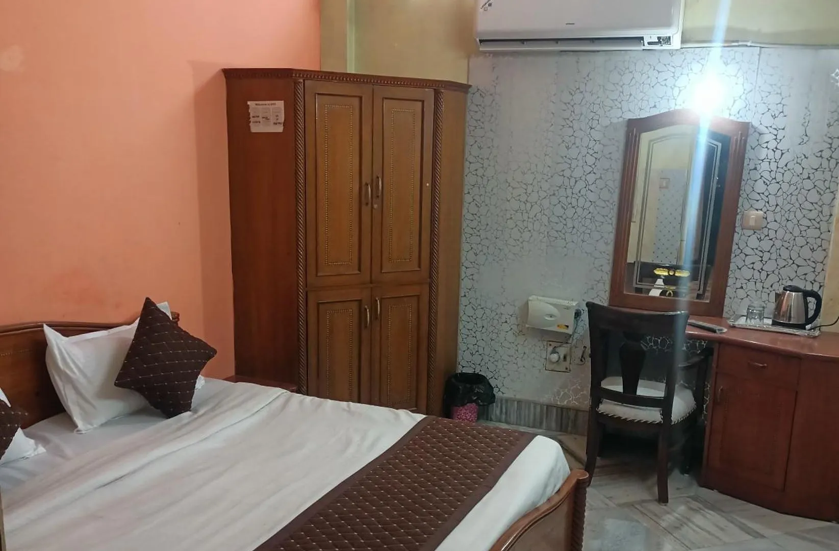 Hotel Riz Varanasi 3*,